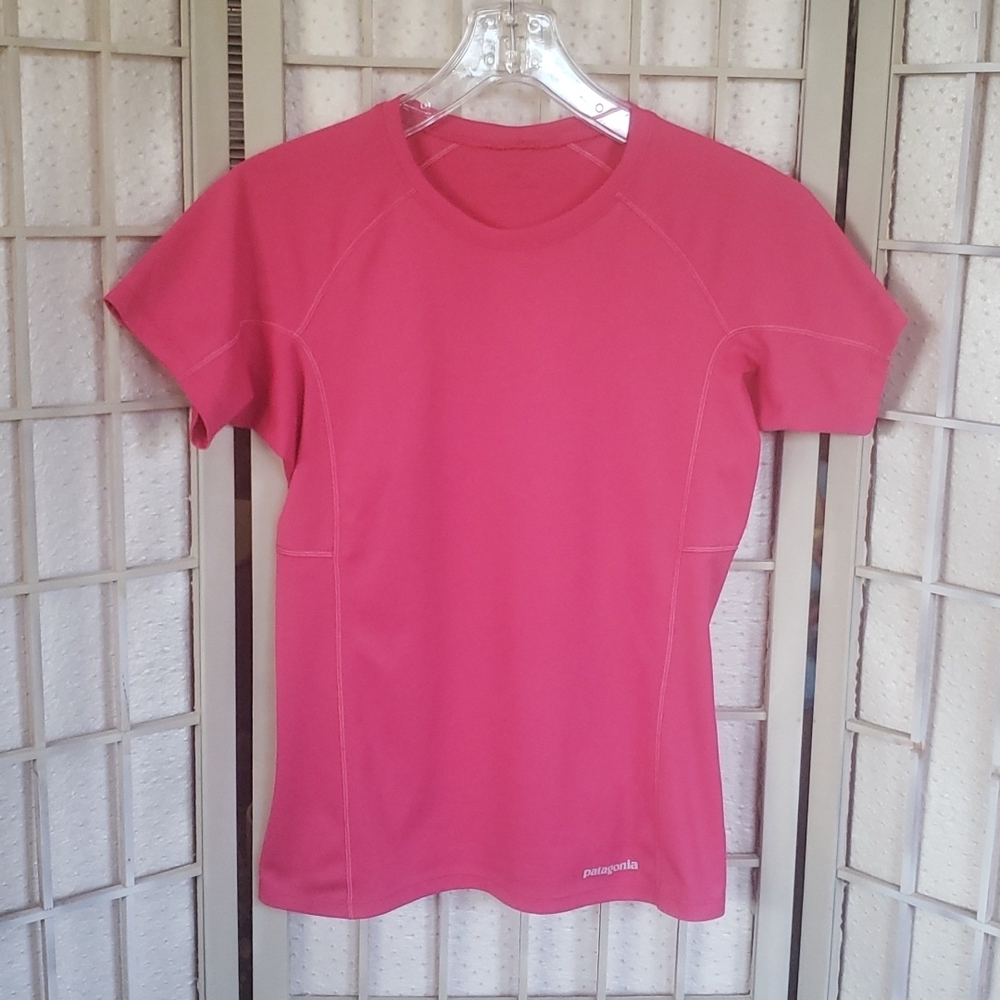 Patagonia pink semi fitted short sleeves crew neck  woman top size S
